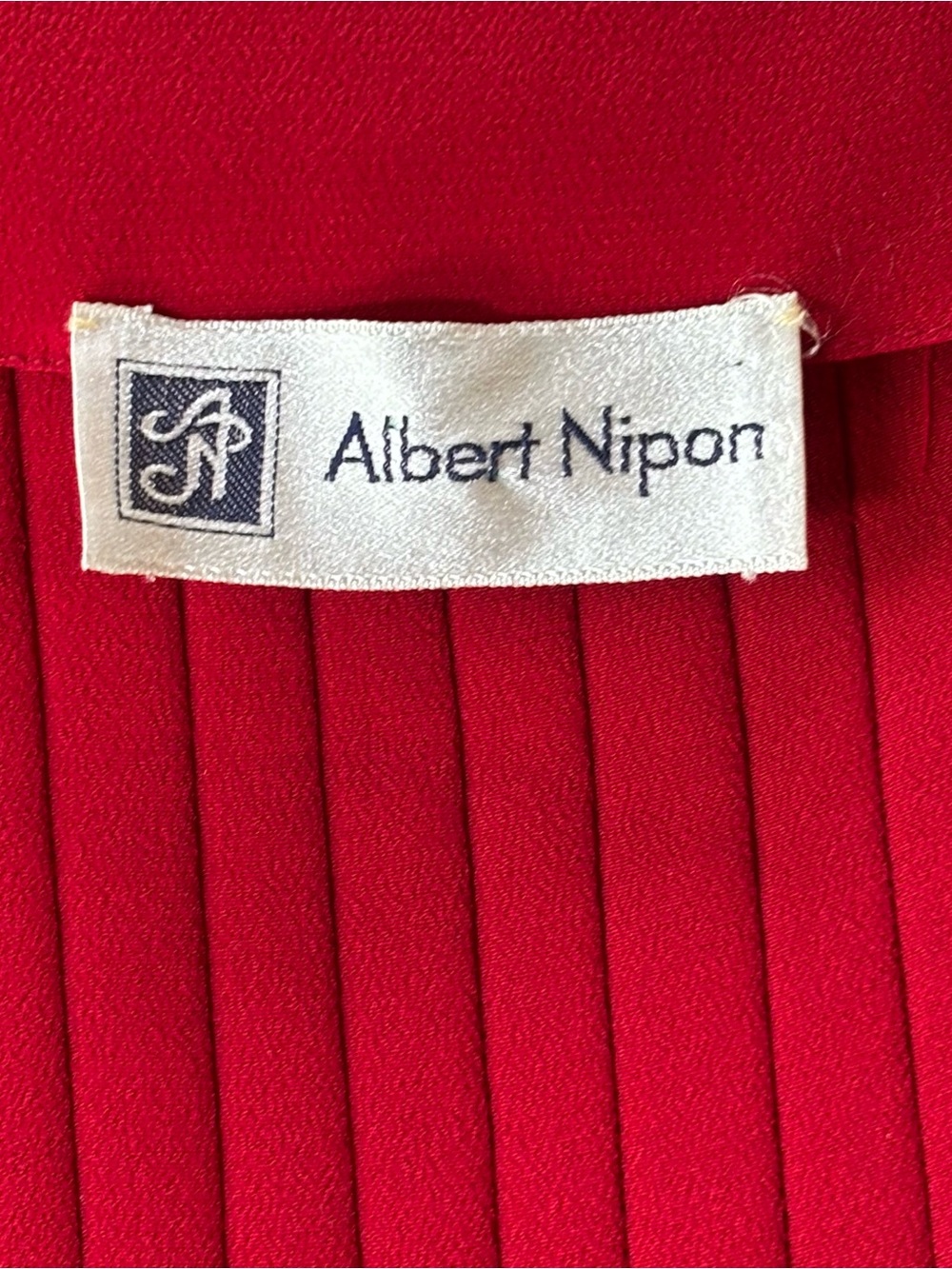 Albert Nipon Red Pleated Sleeveless Dress with Waist Tie & Rosette Size 6 - Picture 8 of 11